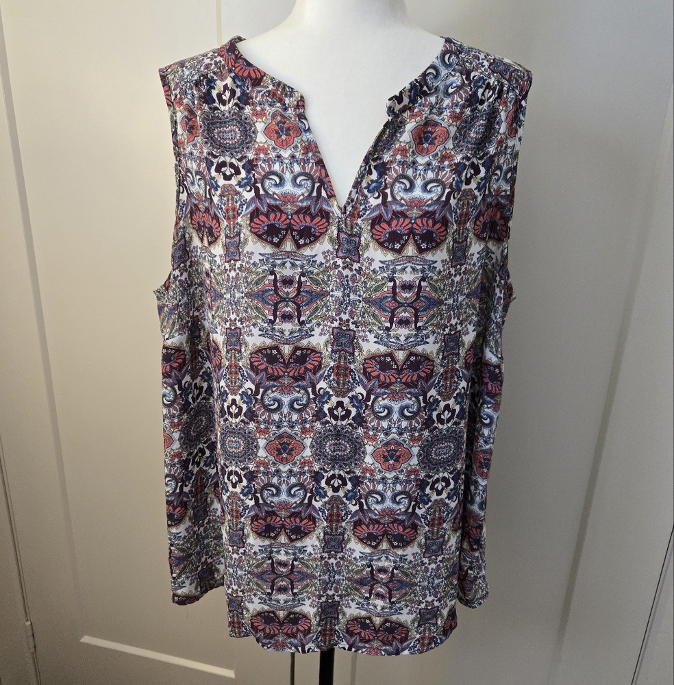Dalia Sleeveless Graphic Blouse